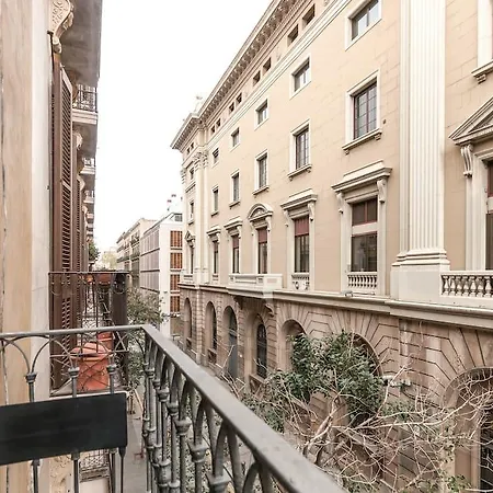 3 Bedroom Near Las Ramblas *