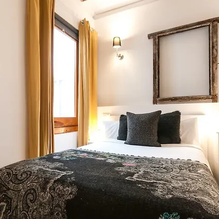 3 Bedroom Near Las Ramblas