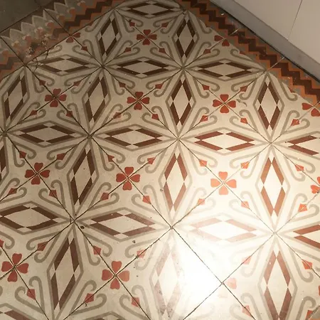 3 Bedroom Near Las Ramblas Apartment